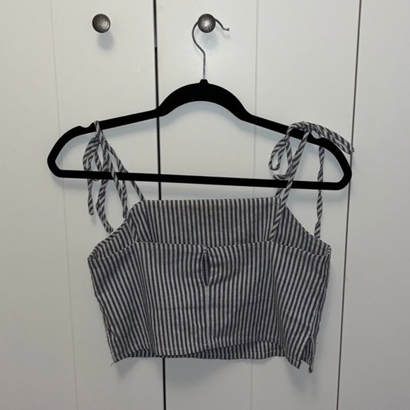 Brandy Melville Cropped Tank - Picture 3 of 4